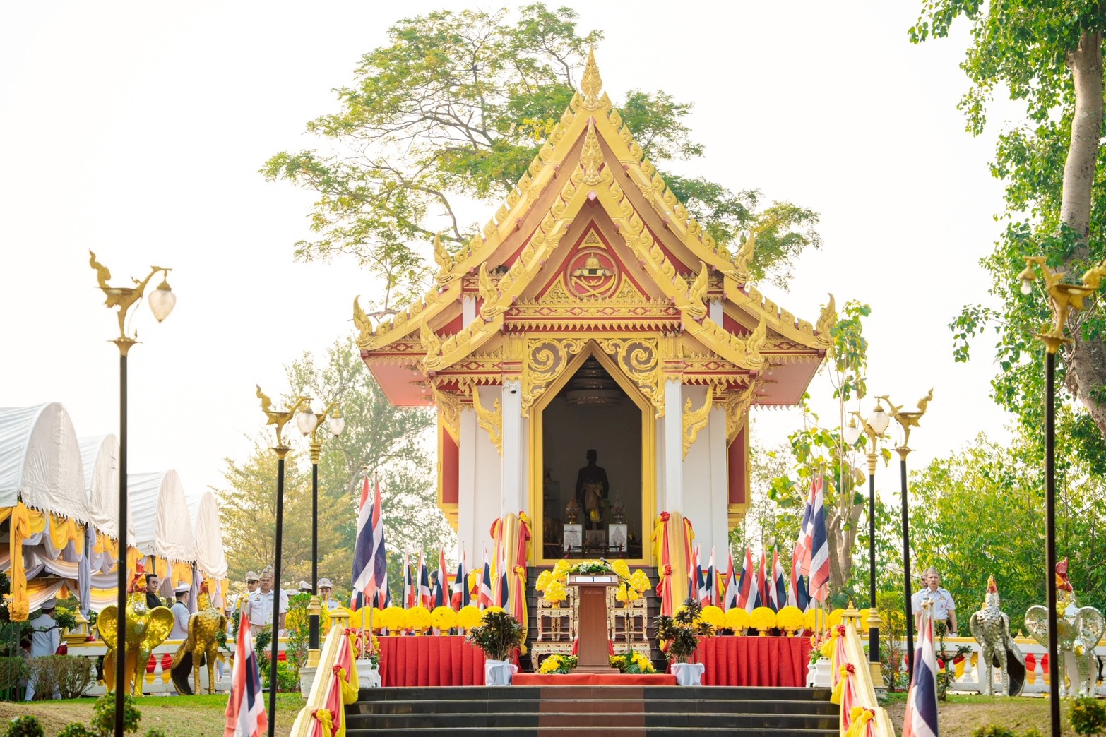 title - วันที่ 18 มกราคม 2569 นายวิทูล ปฏิรูปที่ดินจังหวัดปราจีนบุรี มอบหมายให้ ข้าราชการ  และเจ้าหน้าที่ ส.ป.ก.ปราจีนบุรี เข้าร่วมพิธี วางพานพุ่มถวายสักการะ ศาลสมเด็จพระนเรศวรมหาราช เนื่องในวันยุทธหัตถีของสมเด็จพระนเรศวรมหาราช